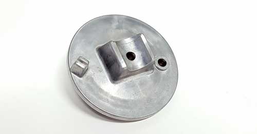 Bremsschild vorn aus Aluminum in Originalfarbe